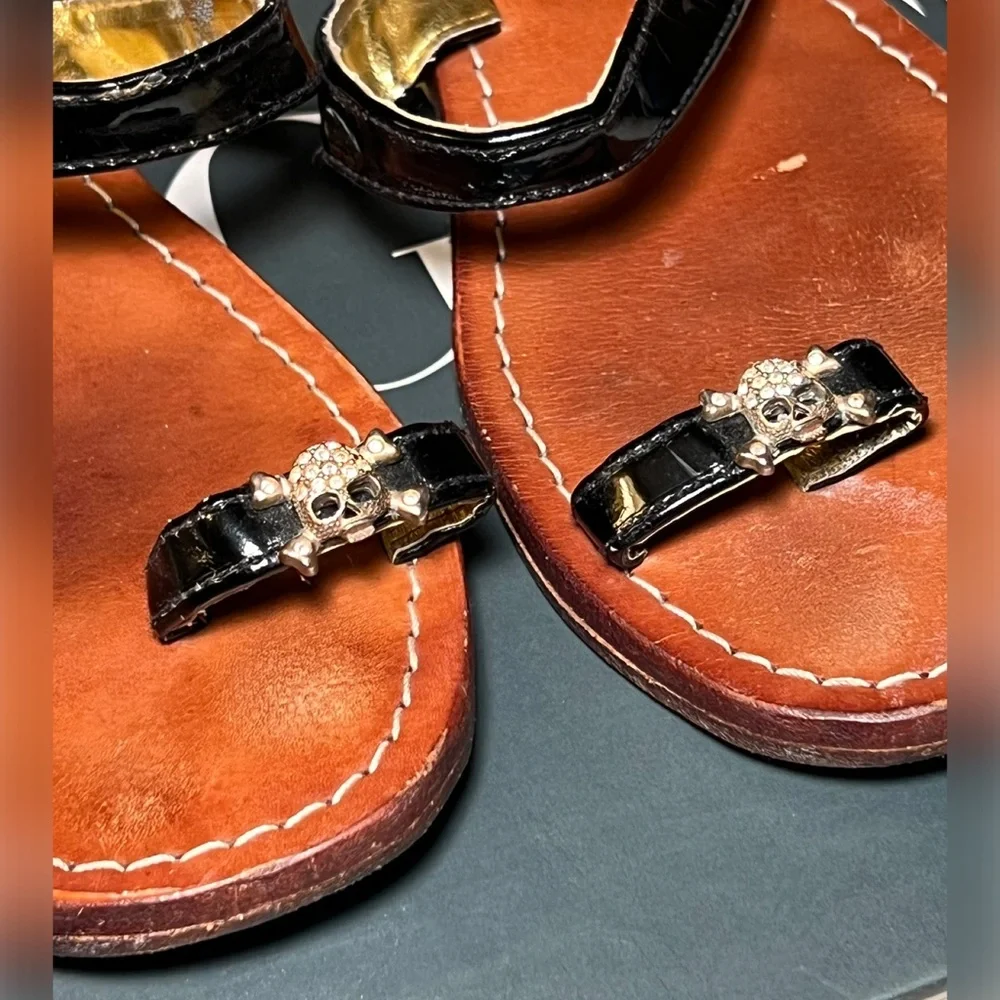 Mystique Boutique Thong Slide Sandals with Skull Jeweled Embellishment, size 10 - Picture 2 of 10